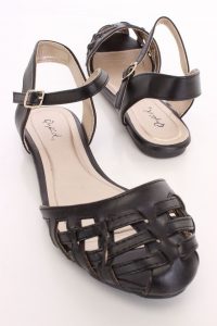 Black Closed Toe Sandals Images