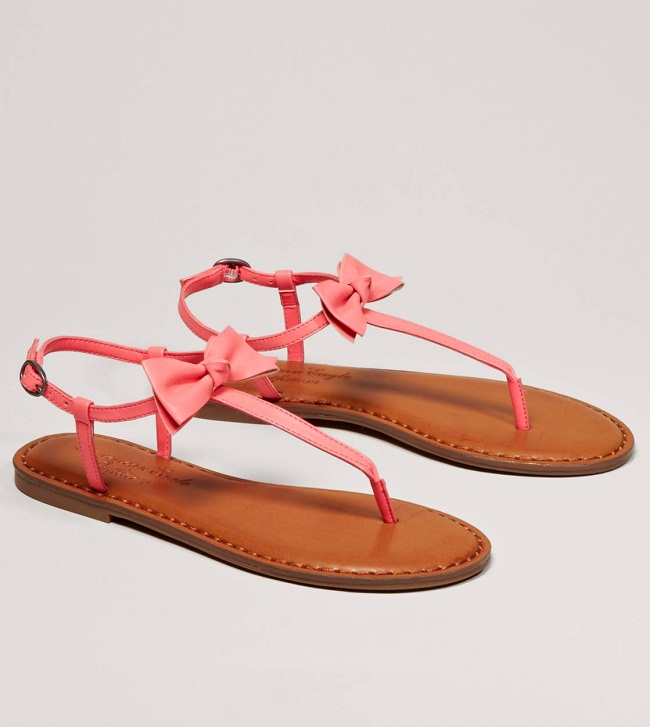sandals with bows on them